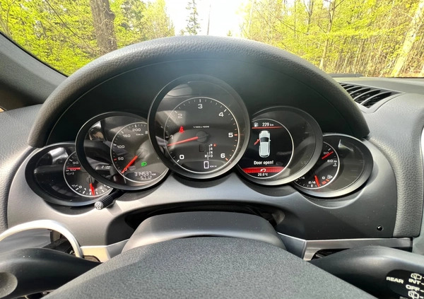 Porsche Cayenne cena 86000 przebieg: 313000, rok produkcji 2011 z Grybów małe 211